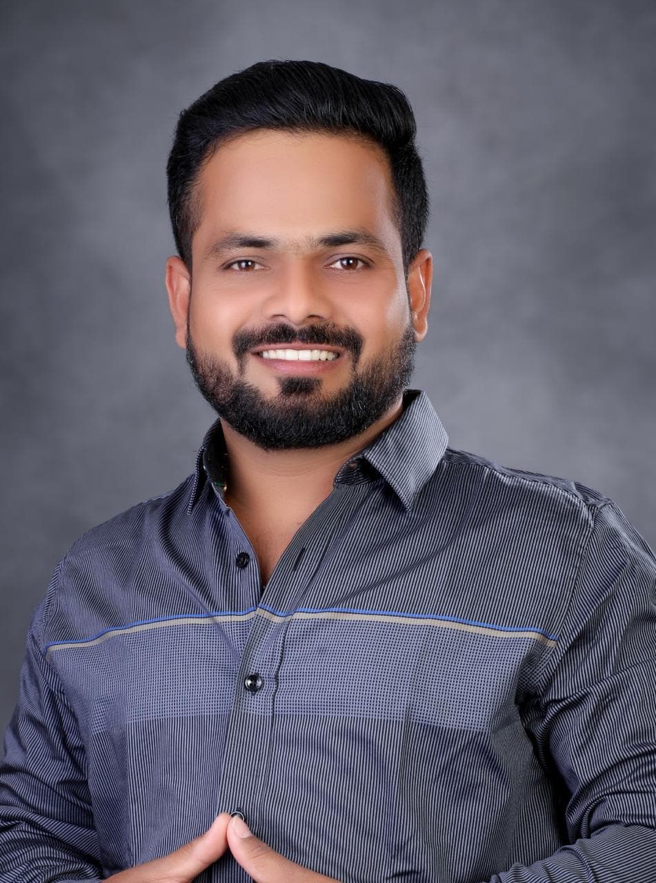 Portrait of Mr. Sandeep Khanekar
